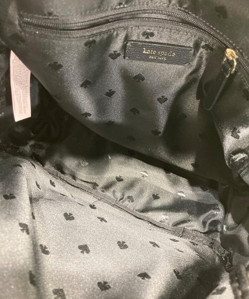 Kate Spade（ケイトスペード）Kate Spade (ケイトスペード) ペーパーローズ柄リュック ネイビーの古着・服飾アイテム
