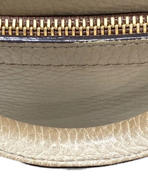 J&M DAVIDSON（ジェイ＆エム デヴィッドソン）J&M DAVIDSON (ジェイ＆エム デヴィッドソン) BABY MIAハンドバッグ ベージュの古着・服飾アイテム