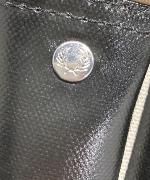 FRED PERRY（フレッドペリー）FRED PERRY (フレッドペリー) ショルダーバッグ ブラックの古着・服飾アイテム