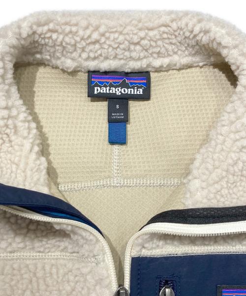 Patagonia（パタゴニア）Patagonia (パタゴニア) M's Classic Retro-X Vest（メンズクラシックレトロエックスベスト） アイボリー×ネイビー サイズ:SIZE Sの古着・服飾アイテム