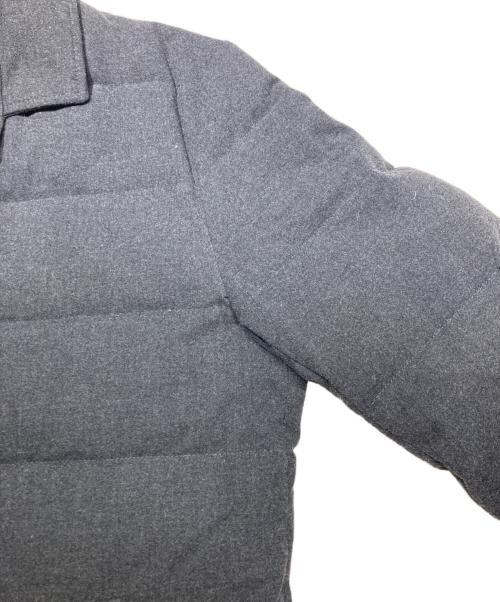 ARMANI COLLEZIONI（アルマーニ コレツィオーニ）ARMANI COLLEZIONI (アルマーニ コレツィオーニ) ダブルブレストダウンジャケット グレー サイズ:50の古着・服飾アイテム