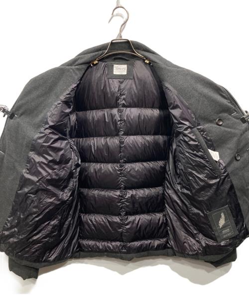 ARMANI COLLEZIONI（アルマーニ コレツィオーニ）ARMANI COLLEZIONI (アルマーニ コレツィオーニ) ダブルブレストダウンジャケット グレー サイズ:50の古着・服飾アイテム