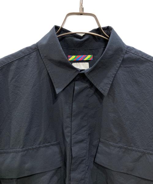 is-ness（イズネス）is-ness (イズネス) BAMBOO SHOOTS (バンブーシュート) 別注 Short Sleeve Seersucker Work Shirt ネイビー サイズ:Mの古着・服飾アイテム