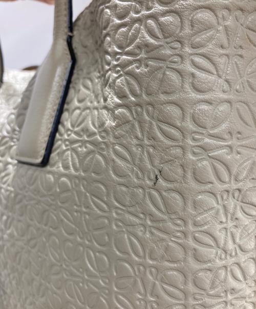 LOEWE（ロエベ）LOEWE (ロエベ) リピートアナグラム Tショッパー トートバッグ ベージュの古着・服飾アイテム