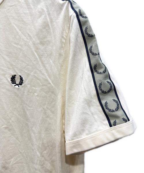 FRED PERRY（フレッドペリー）FRED PERRY (フレッドペリー) Contrast Tape Ringer T-Shirt アイボリー サイズ:XLの古着・服飾アイテム