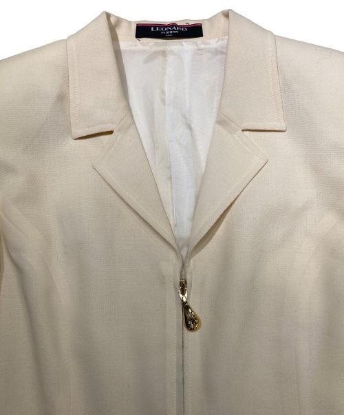 LEONARD FASHION（レオナールファッション）LEONARD FASHION (レオナールファッション) ジャケット・スカートセットアップ アイボリー サイズ:9ARの古着・服飾アイテム