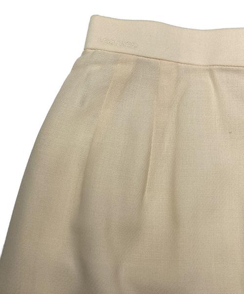 LEONARD FASHION（レオナールファッション）LEONARD FASHION (レオナールファッション) ジャケット・スカートセットアップ アイボリー サイズ:9ARの古着・服飾アイテム
