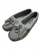 MINNETONKAミネトンカ）の古着「KILTY SUEDE」｜グレー