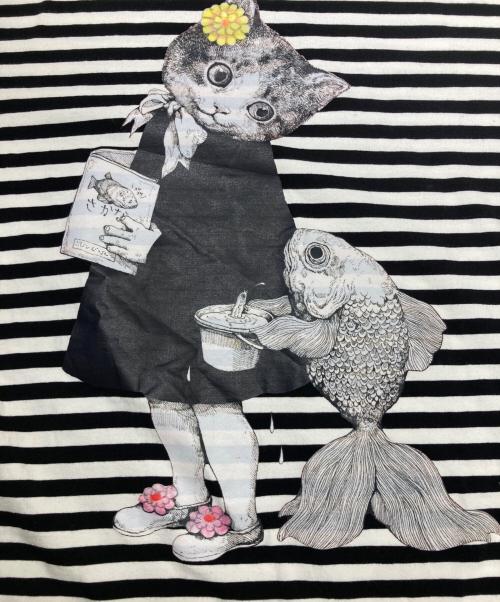 Yuko Higuchi（ユウコ ヒグチ）Yuko Higuchi (ユウコ ヒグチ) Tシャツ しましまどじょう飼っていい？ ブラック×ホワイト サイズ:Lの古着・服飾アイテム