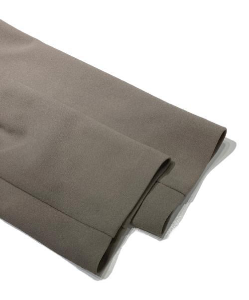 THE SUIT COMPANY SHE（ザスーツカンパニーシー）THE SUIT COMPANY SHE (ザスーツカンパニーシー) ウォッシャブル ジョーゼットストレッチ セットアップ ベージュ サイズ:38/36の古着・服飾アイテム