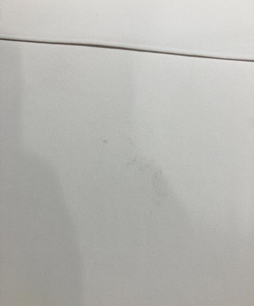 23区（ニジュウサンク）23区 (ニジュウサンク) ストレッチジョーゼット ケープデザイン カットソー アイボリー サイズ:SIZE 46の古着・服飾アイテム