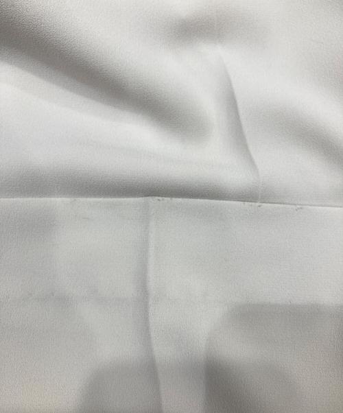 23区（ニジュウサンク）23区 (ニジュウサンク) ストレッチジョーゼット テーパードパンツ アイボリー サイズ:48の古着・服飾アイテム