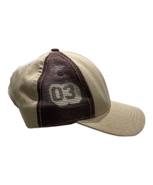 stussy（ステューシー）stussy (ステューシー) オールドロゴプリントメッシュキャップ ベージュ サイズ:SIZE MLの古着・服飾アイテム