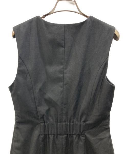 over E（オーバーイー）over E (オーバーイー) キーネック ジャンパースカート ブラック サイズ:SIZE U65の古着・服飾アイテム