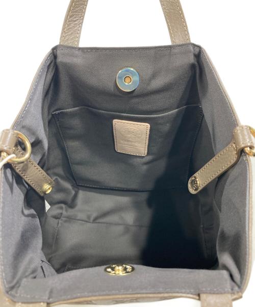 russet（ラシット）russet (ラシット) 型押モノグラム レザー2WAYショルダーバッグ ベージュの古着・服飾アイテム