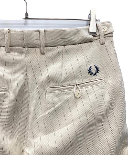 FRED PERRY（フレッドペリー）FRED PERRY (フレッドペリー) ストライプワイドパンツ アイボリー サイズ:Lの古着・服飾アイテム