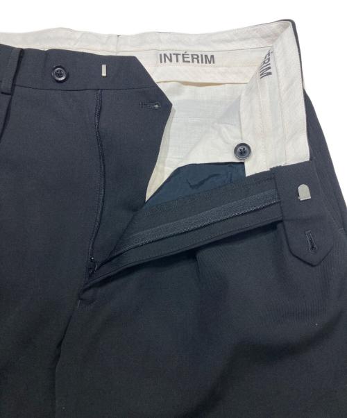 INTERIM（インテリム）INTERIM (インテリム) PURE BLACK WOOL 2-TUCK STRAIGHT SLACKS ブラック サイズ:3の古着・服飾アイテム