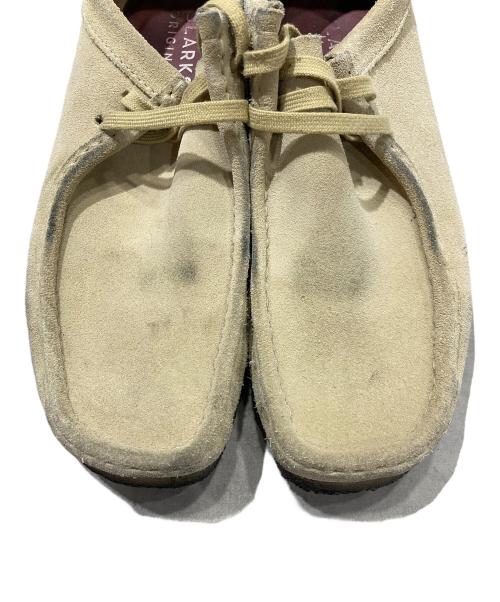 CLARKS ORIGINALS（クラークス オリジナルズ）CLARKS ORIGINALS (クラークス オリジナルズ) ワラビー ベージュ サイズ:25.5の古着・服飾アイテム