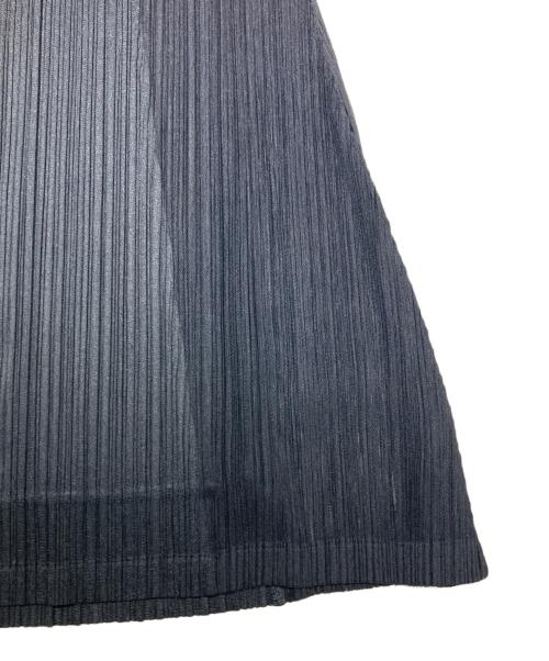 PLEATS PLEASE（プリーツプリーズ）PLEATS PLEASE (プリーツプリーズ) 2トーン プリーツ フレアスカート ブラック×グレー サイズ:3の古着・服飾アイテム