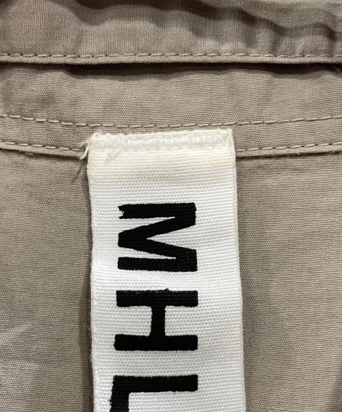 MHL（マーガレットハウエル）MHL (マーガレットハウエル) COMPACT COTTON POPLIN ポロシャツ ベージュ サイズ:Mの古着・服飾アイテム