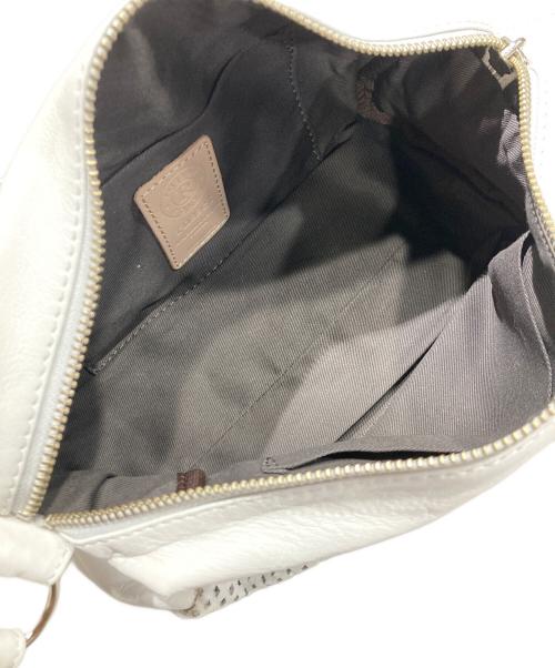 russet（ラシット）russet (ラシット) レザーパンチングショルダーバッグ ホワイトの古着・服飾アイテム