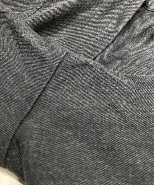 Vivienne Westwood RED LABEL（ヴィヴィアンウエストウッドレッドレーベル）Vivienne Westwood RED LABEL (ヴィヴィアンウエストウッドレッドレーベル) オーブボタン アシンメトリーデニム グレー サイズ:2の古着・服飾アイテム