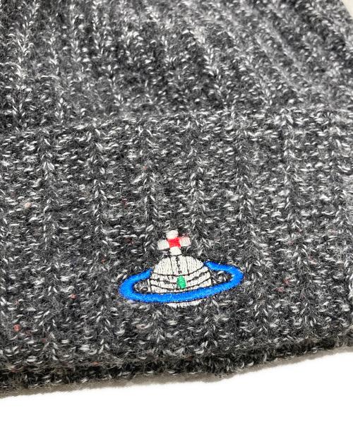 Vivienne Westwood man（ヴィヴィアン ウェストウッド マン）Vivienne Westwood man (ヴィヴィアン ウェストウッド マン) オーブ刺繍 ニットキャップ グレーの古着・服飾アイテム
