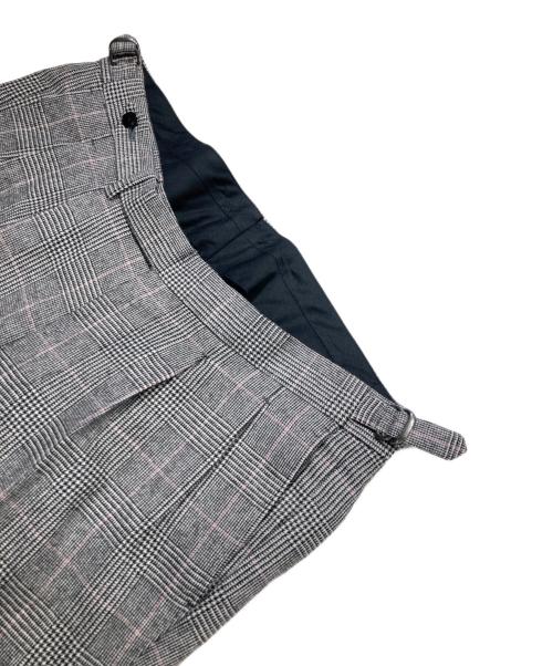 Brilla per il gusto（ブリッラ ペル イルグースト）Brilla per il gusto (ブリッラ ペル イルグースト) DORMEUIL グレンチェック ＋ オーバーペーン 3ピーススーツ グレー サイズ:SIZE 48 JK 肩43 身幅52 着丈72 袖61 PT W88 L74の古着・服飾アイテム