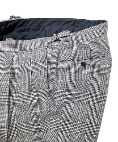 Brilla per il gusto（ブリッラ ペル イルグースト）Brilla per il gusto (ブリッラ ペル イルグースト) DORMEUIL グレンチェック ＋ オーバーペーン 3ピーススーツ グレー サイズ:SIZE 48 JK 肩43 身幅52 着丈72 袖61 PT W88 L74の古着・服飾アイテム