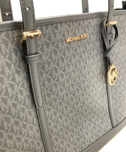 MICHAEL KORS（マイケルコース）MICHAEL KORS (マイケルコース) ジェット セット トラベル ラージ トップジップ トート ブラックの古着・服飾アイテム