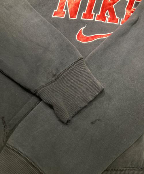 NIKE（ナイキ）NIKE (ナイキ) ロゴ刺繍フーディ ブラック×レッド サイズ:SIZE XLの古着・服飾アイテム