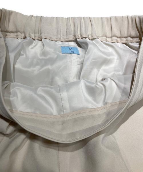 KUMIKYOKU（クミキョク）KUMIKYOKU (クミキョク) オシャクロス テーパードパンツ アイボリー サイズ:6の古着・服飾アイテム