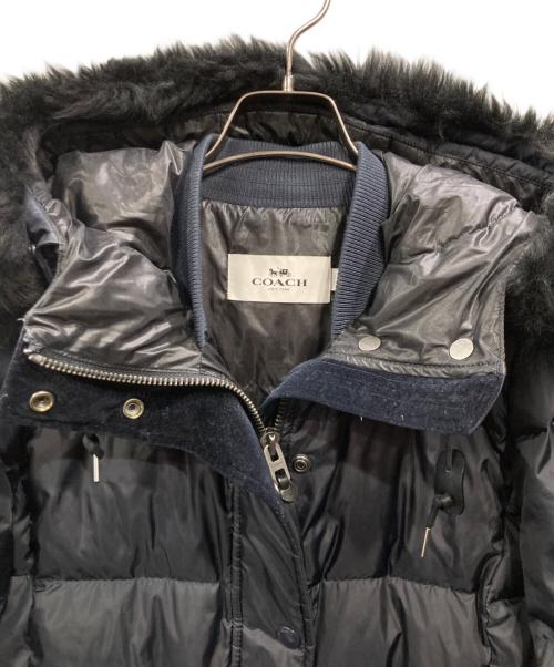 COACH（コーチ）COACH (コーチ) ファー付ダウンコート ブラック サイズ:Mの古着・服飾アイテム