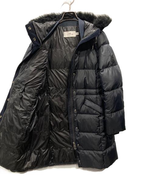 COACH（コーチ）COACH (コーチ) ファー付ダウンコート ブラック サイズ:Mの古着・服飾アイテム
