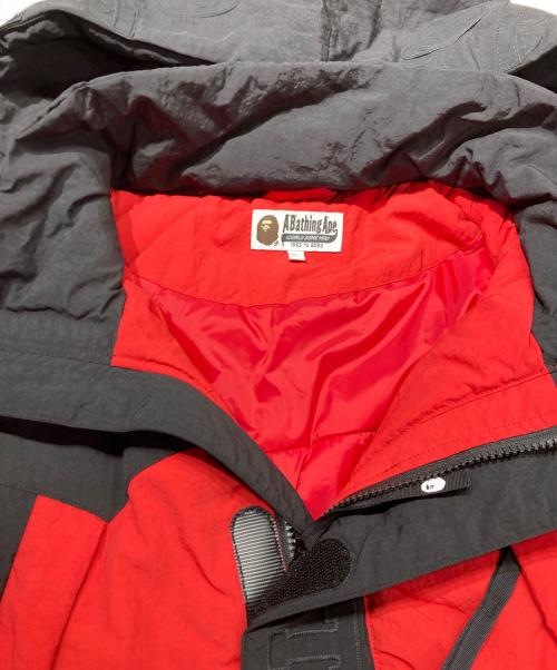 A BATHING APE（アベイシングエイプ）A BATHING APE (アベイシングエイプ) NYLON SNOWBOARD PADDED JACKET レッド×ブラック サイズ:XLの古着・服飾アイテム