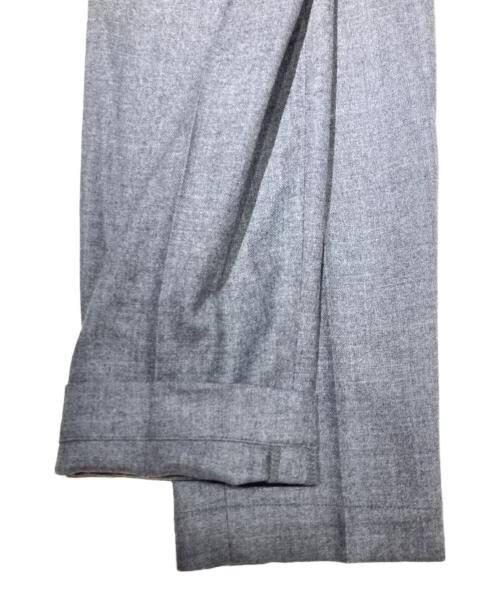 TAKEO KIKUCHI（タケオキクチ）TAKEO KIKUCHI (タケオキクチ) サキソニータックパンツ グレー サイズ:2の古着・服飾アイテム