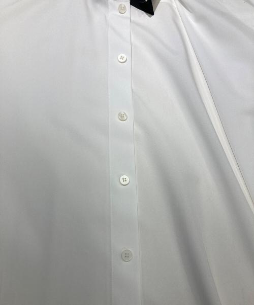 HOMME PLISSE ISSEY MIYAKE（オム プリッセ イッセイ ミヤケ）HOMME PLISSE ISSEY MIYAKE (オム プリッセ イッセイ ミヤケ) BOW-TIE PRESS SHIRT ホワイト サイズ:SIZE 2の古着・服飾アイテム