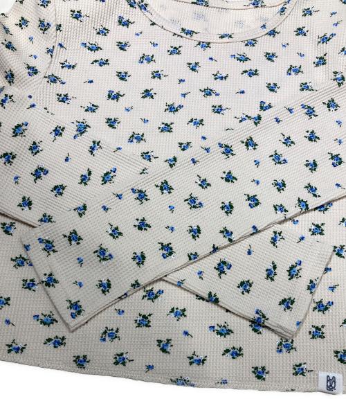 MAQWEL（マクウェル）MAQWEL (マクウェル) Flower Waffleショルダーパッドプルオーバー アイボリー×ブルー サイズ:SIZE Freeの古着・服飾アイテム