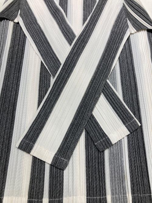 PLEATS PLEASE（プリーツプリーズ）PLEATS PLEASE (プリーツプリーズ) ランダムストライププリーツカットソー アイボリー×グレー サイズ:SIZE 3の古着・服飾アイテム