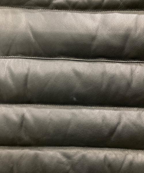 PUMA（プーマ）PUMA (プーマ) STAMPD (スタンプド) オールレザーダウンベスト ブラック サイズ:Sの古着・服飾アイテム
