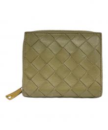 BOTTEGA VENETA（ボッテガベネタ）の古着「イントレチャート二つ折り財布」｜ベージュ