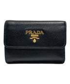 PRADAプラダ）の古着「サフィアーノマルチカラー三つ折り財布」｜ブラック×ハイビスカス