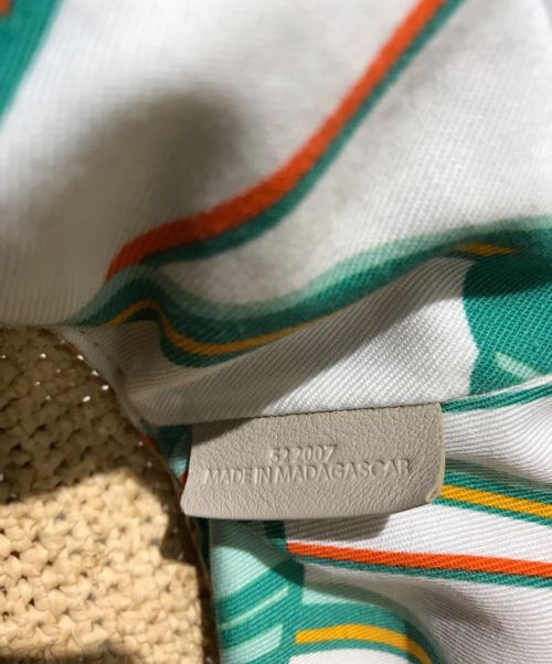 LOEWE（ロエベ）LOEWE (ロエベ) Pochette Parrot bag　ショルダーカゴバッグ ベージュの古着・服飾アイテム