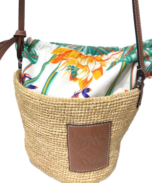 LOEWE（ロエベ）LOEWE (ロエベ) Pochette Parrot bag　ショルダーカゴバッグ ベージュの古着・服飾アイテム