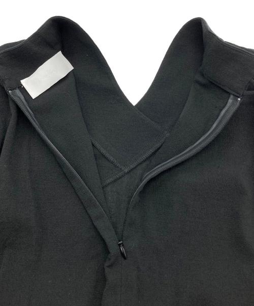 Mame Kurogouchi（マメクロゴウチ）mame kurogouchi (マメクロゴウチ) 「Crepe Buttoned V-Neck Top」 ブラック サイズ:1の古着・服飾アイテム