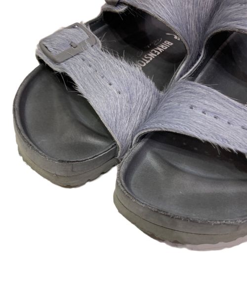 BIRKENSTOCK（ビルケンシュトック）BIRKENSTOCK (ビルケンシュトック) RICK OWENS (リックオウエンス) ファーサンダル グレー サイズ:41の古着・服飾アイテム