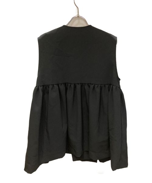 YORI（ヨリ）YORI (ヨリ) ダブルクロスフリルジレ ブラック サイズ:38の古着・服飾アイテム