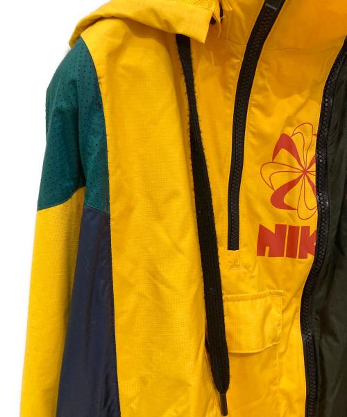 NIKE（ナイキ）NIKE (ナイキ) sacai (サカイ) ナイロンジャケット マルチカラー サイズ:Sの古着・服飾アイテム