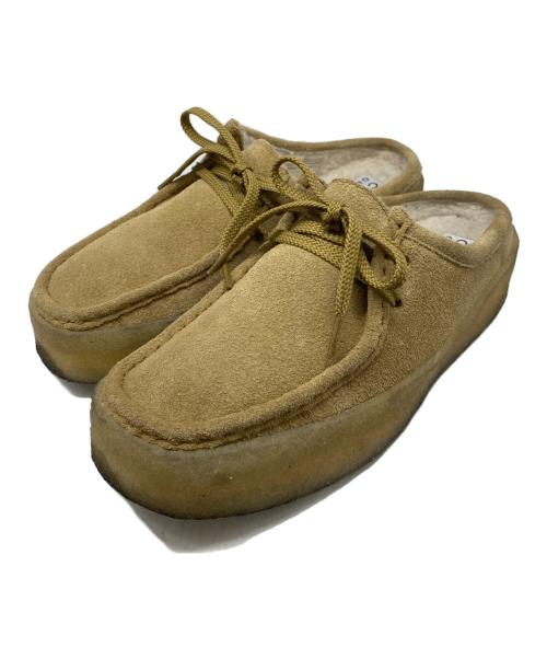 CLARKS ORIGINALS（クラークス オリジナルズ）Clarks Originals (クラークス オリジナルズ) ワラビースリッポン ベージュ サイズ:91/2の古着・服飾アイテム
