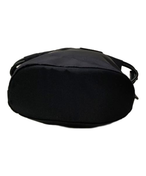 ANYA HINDMARCH（アニヤ・ハインドマーチ）ANYA HINDMARCH (アニヤハインドマーチ) 巾着ポーチ ブラックの古着・服飾アイテム